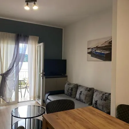 Apartment Cozy Seaview Retreat A & M Pirovac