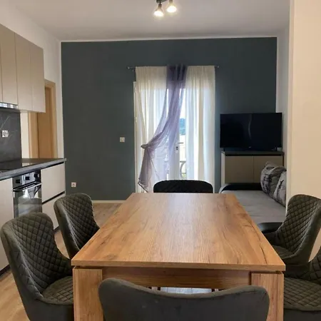 Cozy Seaview Retreat A & M *