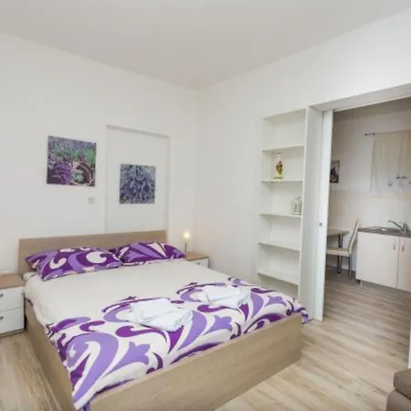 Apartment Cozy Seaview Retreat A & M