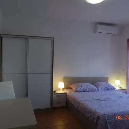Cozy Seaview Retreat A & M Appartement Pirovac
