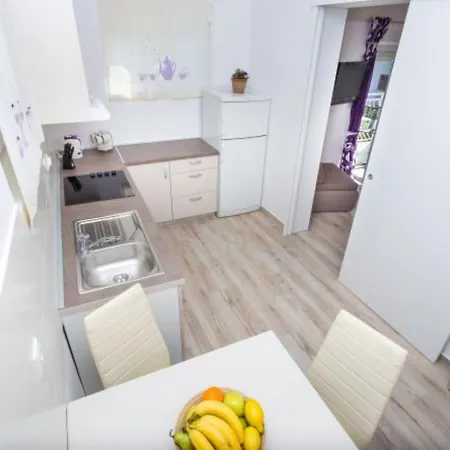 Apartment Cozy Seaview Retreat A & M Pirovac